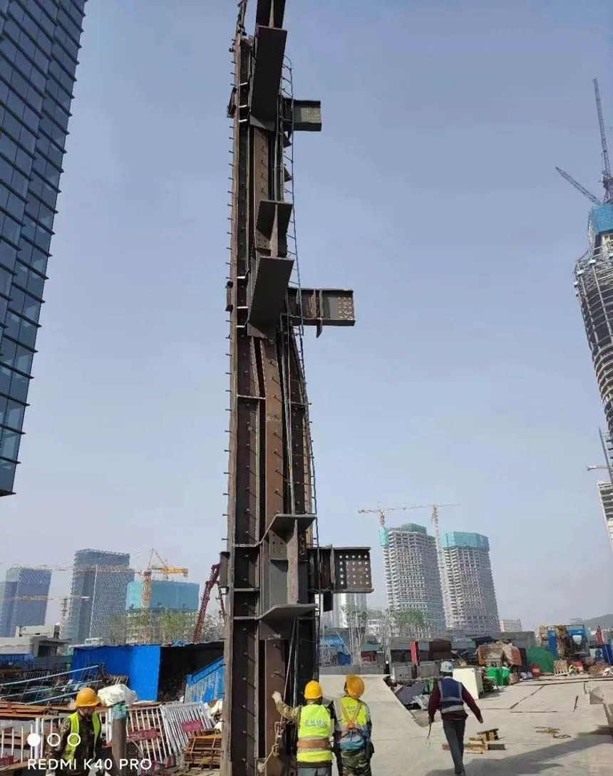 長線·快訊丨山東國際金融中心（IFC）428米超高層項目外框鋼結構實現順利封頂(圖6)